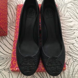 Tory Burch tumbled leather Sally wedges 10.5